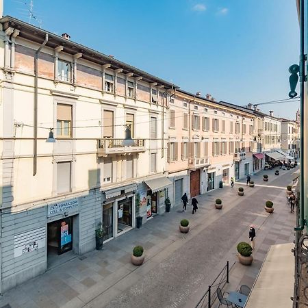 Appartamento Piazza Garibaldi - F&L Apartment Brescia Exterior photo