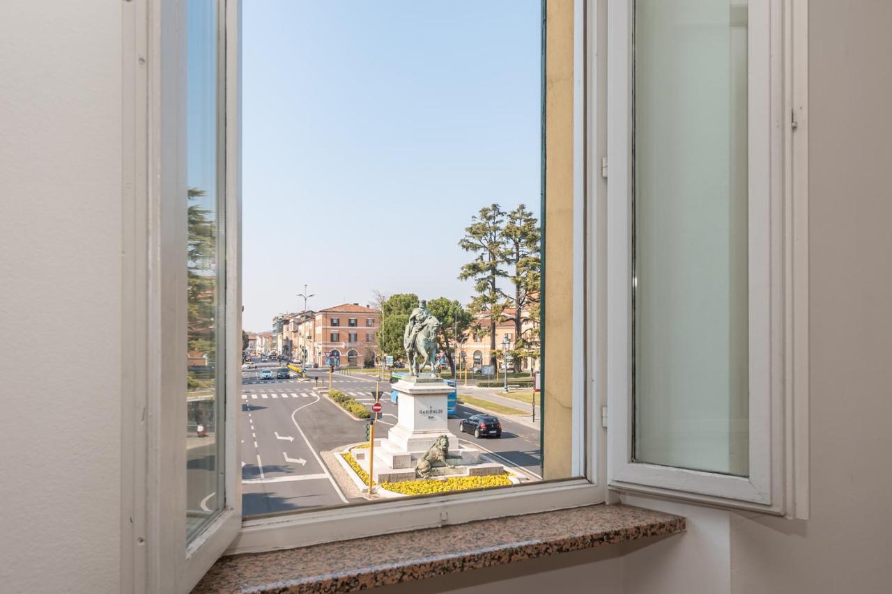 Appartamento Piazza Garibaldi - F&L Apartment Brescia Exterior photo