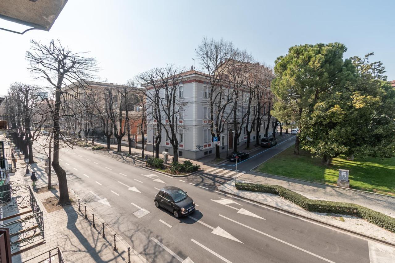 Appartamento Piazza Garibaldi - F&L Apartment Brescia Exterior photo